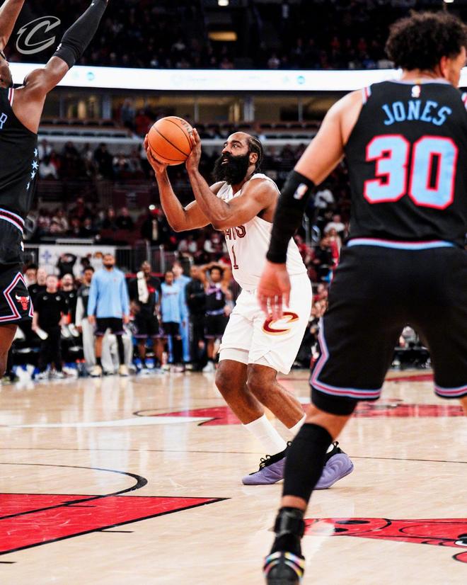 哈登创历史神迹！骑士力克公牛拒绝29分逆转