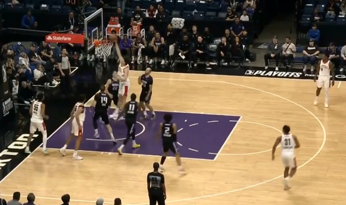 杨瀚森首节低迷难救主 撕裂之城混音惨败国王